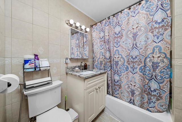 2716 Grove Avenue, Berwyn, IL 60402