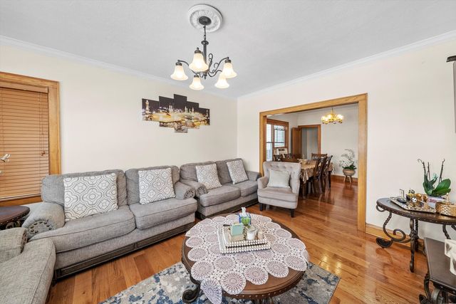 2716 Grove Avenue, Berwyn, IL 60402