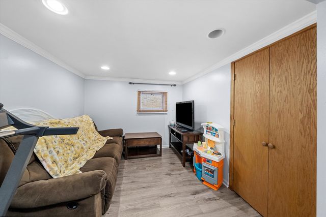 2716 Grove Avenue, Berwyn, IL 60402