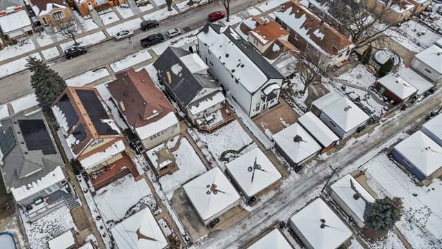 2716 Grove Avenue, Berwyn, IL 60402