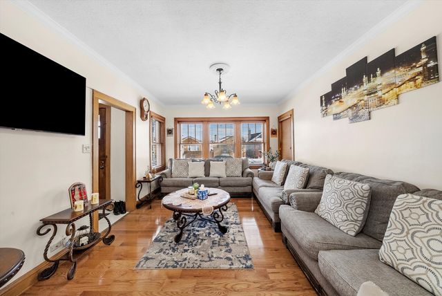 2716 Grove Avenue, Berwyn, IL 60402