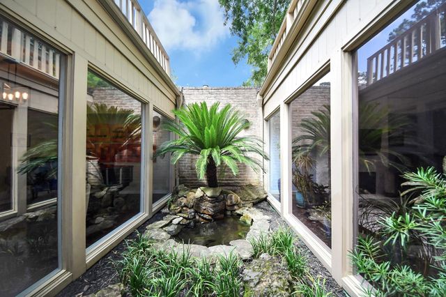 24 Bayou Shadows Street, Houston, TX 77024