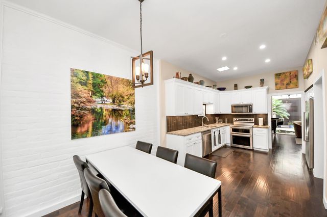 24 Bayou Shadows Street, Houston, TX 77024