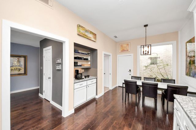 24 Bayou Shadows Street, Houston, TX 77024