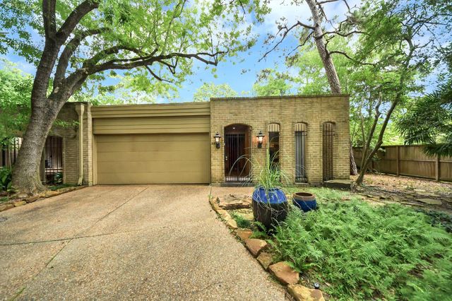 24 Bayou Shadows Street, Houston, TX 77024