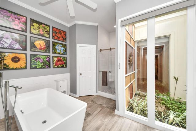 24 Bayou Shadows Street, Houston, TX 77024
