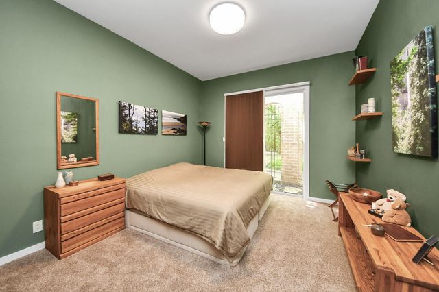 24 Bayou Shadows Street, Houston, TX 77024