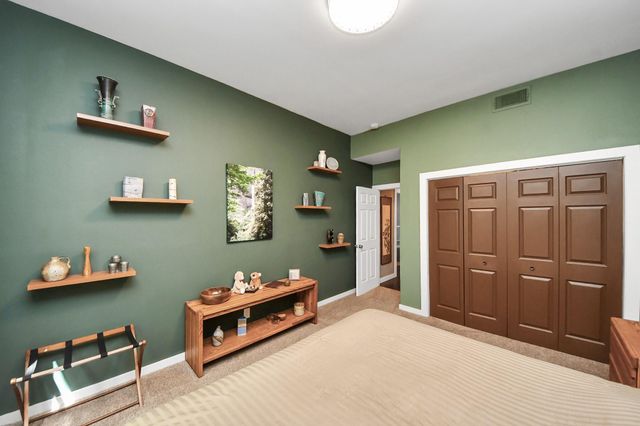 24 Bayou Shadows Street, Houston, TX 77024