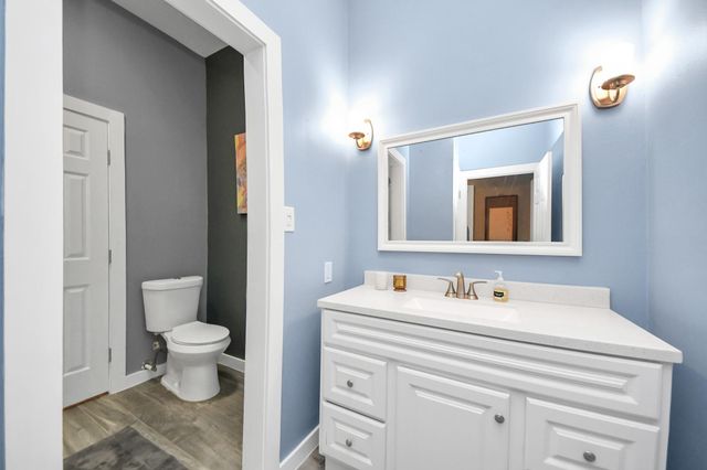 24 Bayou Shadows Street, Houston, TX 77024
