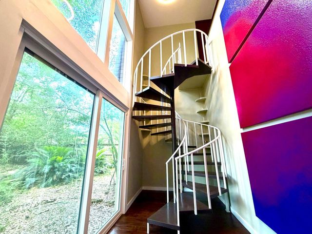 24 Bayou Shadows Street, Houston, TX 77024