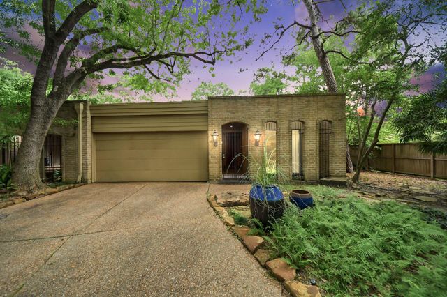 24 Bayou Shadows Street, Houston, TX 77024