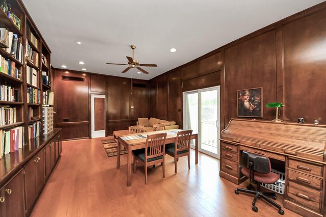 24 Bayou Shadows Street, Houston, TX 77024