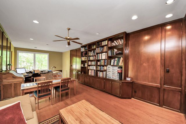 24 Bayou Shadows Street, Houston, TX 77024
