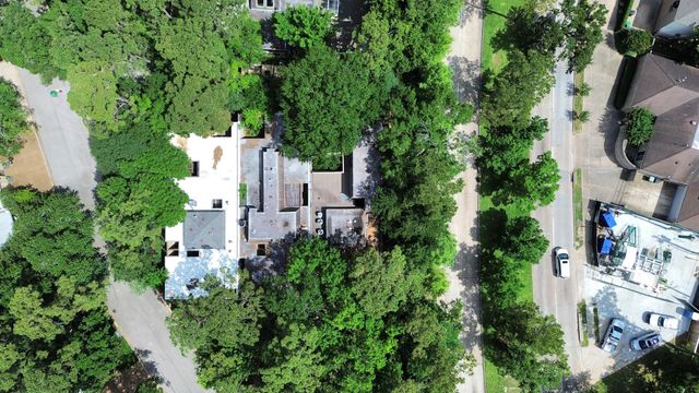 24 Bayou Shadows Street, Houston, TX 77024