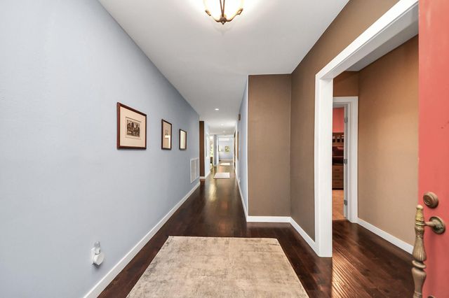 24 Bayou Shadows Street, Houston, TX 77024