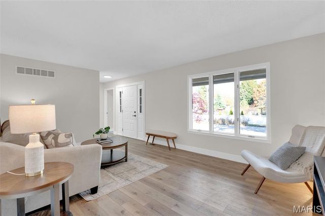 4002 Summerfield Parkway, St Charles, MO 63304