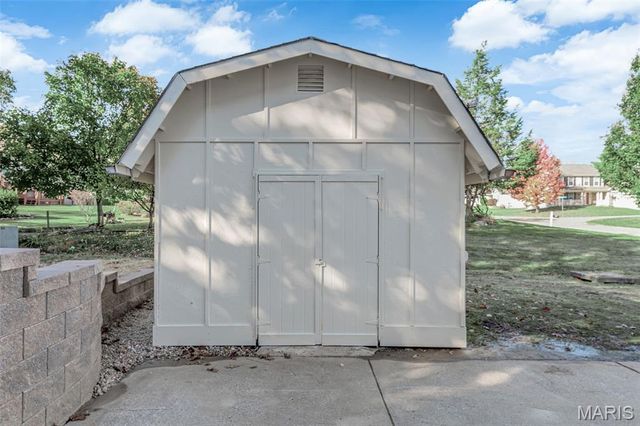 4002 Summerfield Parkway, St Charles, MO 63304