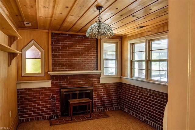 9147 Farys Mill RD, Gloucester, VA 23061