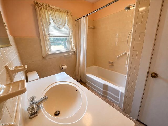 9147 Farys Mill RD, Gloucester, VA 23061