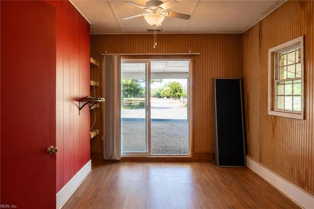 9147 Farys Mill RD, Gloucester, VA 23061