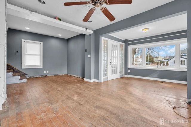 26 Murray Lane, Keansburg, NJ 07734