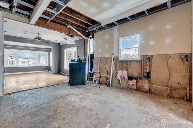 26 Murray Lane, Keansburg, NJ 07734
