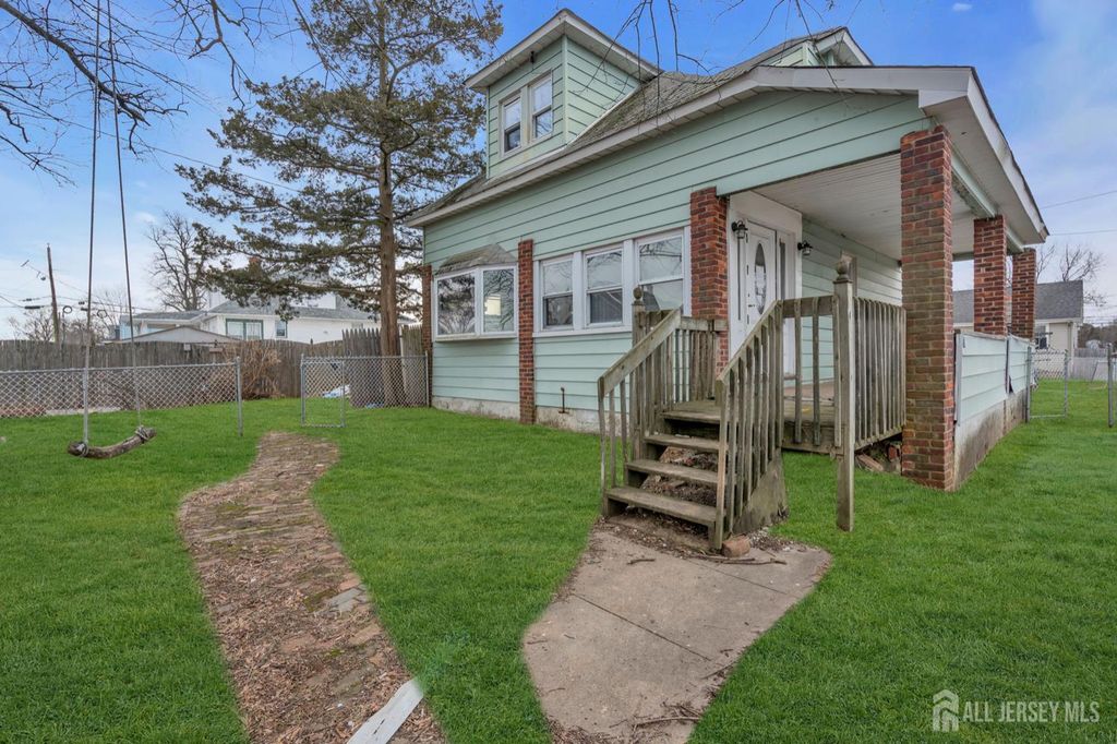 26 Murray Lane, Keansburg, NJ 07734