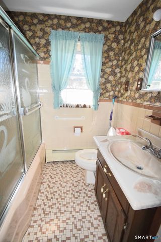 26 Washburn Drive, Plainville, CT 06062