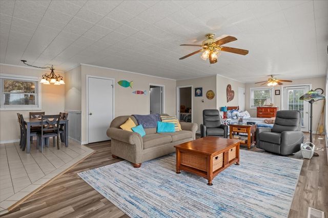38 Lakeland Rd, Waverly, TN 37185