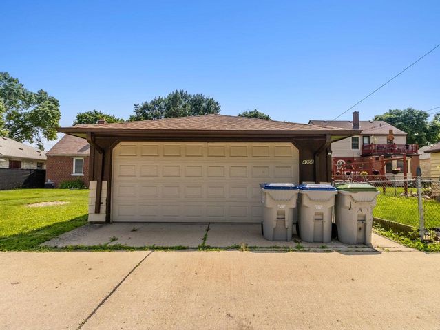 4355 N 42nd STREET, Milwaukee, WI 53216