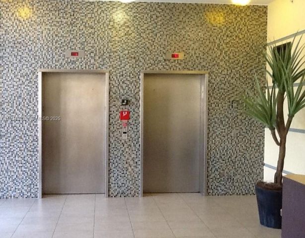 36 NW 6th Ave 906, Miami, FL 33128