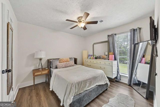 10 Saratoga Drive, Lawrenceville, GA 30044