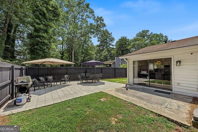 10 Saratoga Drive, Lawrenceville, GA 30044