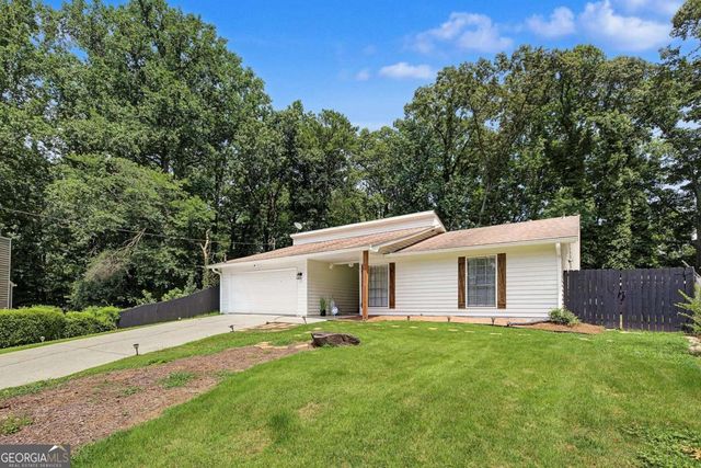 10 Saratoga Drive, Lawrenceville, GA 30044