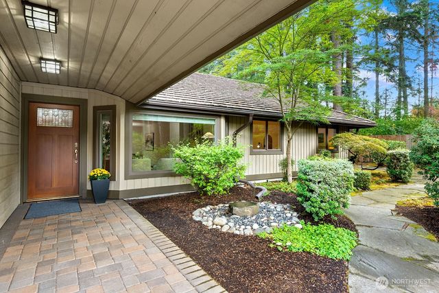 2043 215th Place SW, Brier, WA 98036