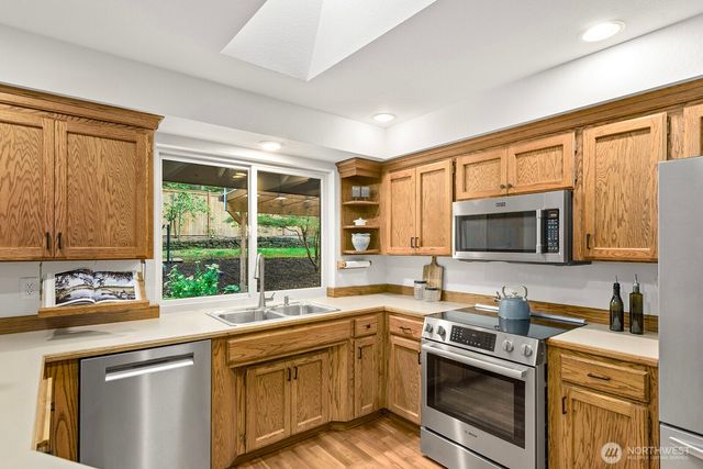 2043 215th Place SW, Brier, WA 98036