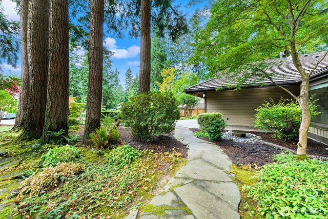 2043 215th Place SW, Brier, WA 98036