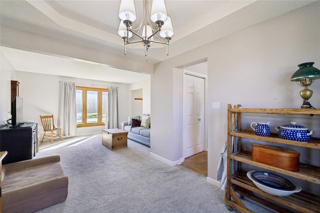 8017 Northview Drive, Urbandale, IA 50322