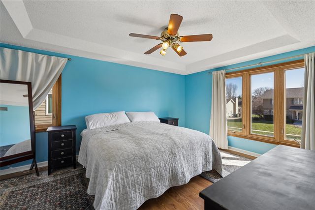 8017 Northview Drive, Urbandale, IA 50322