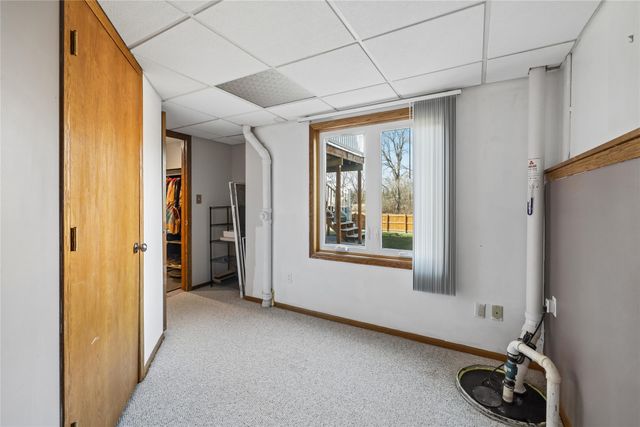 8017 Northview Drive, Urbandale, IA 50322