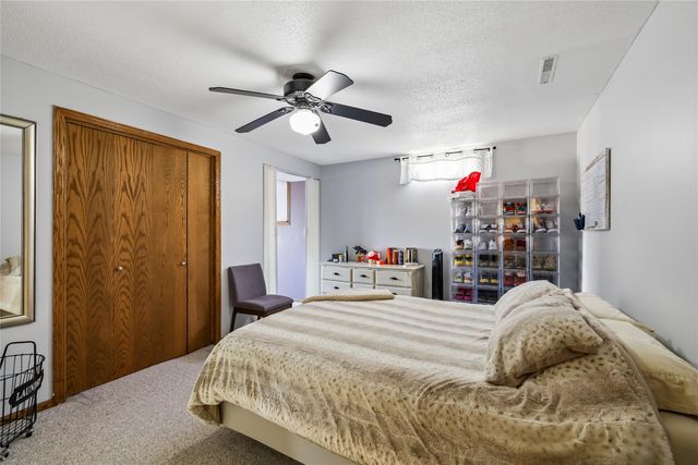 8017 Northview Drive, Urbandale, IA 50322