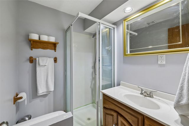 8017 Northview Drive, Urbandale, IA 50322