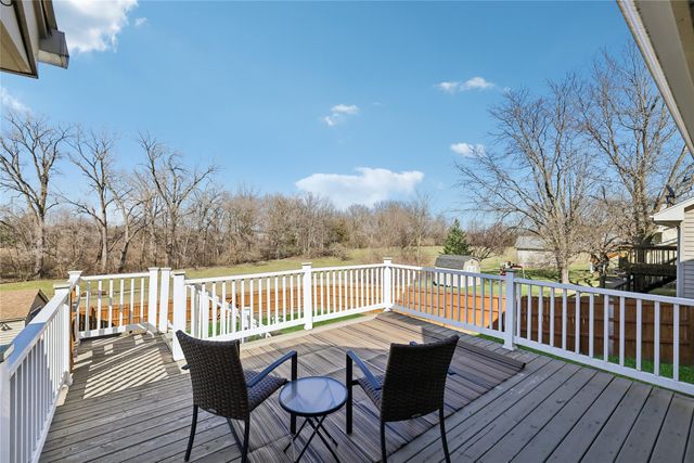 8017 Northview Drive, Urbandale, IA 50322