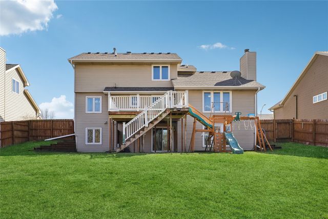 8017 Northview Drive, Urbandale, IA 50322