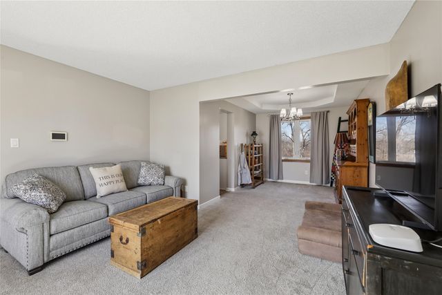 8017 Northview Drive, Urbandale, IA 50322