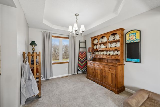 8017 Northview Drive, Urbandale, IA 50322