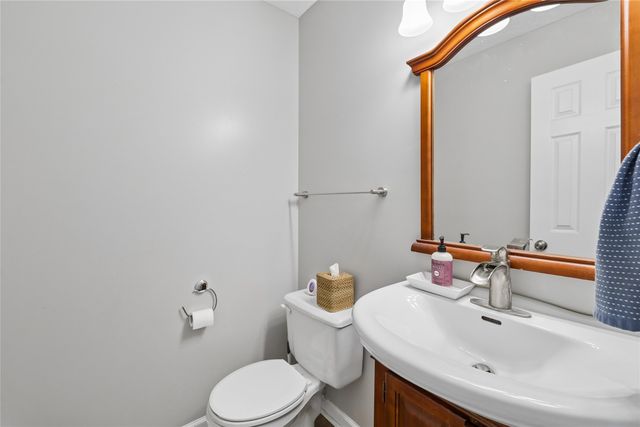 8017 Northview Drive, Urbandale, IA 50322