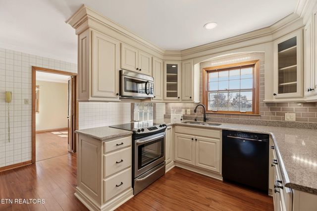 5510 E Sunset Rd, Knoxville, TN 37914