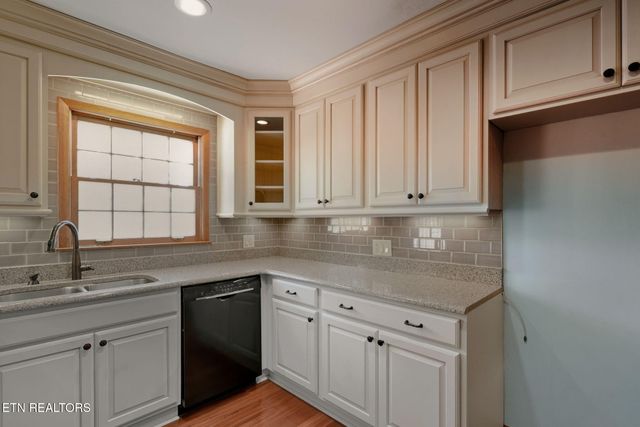 5510 E Sunset Rd, Knoxville, TN 37914