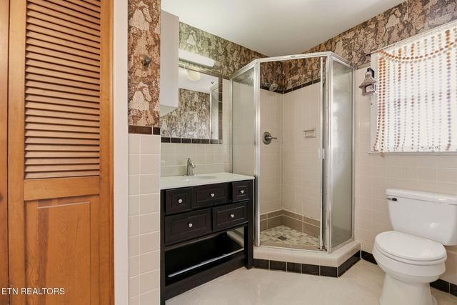 5510 E Sunset Rd, Knoxville, TN 37914